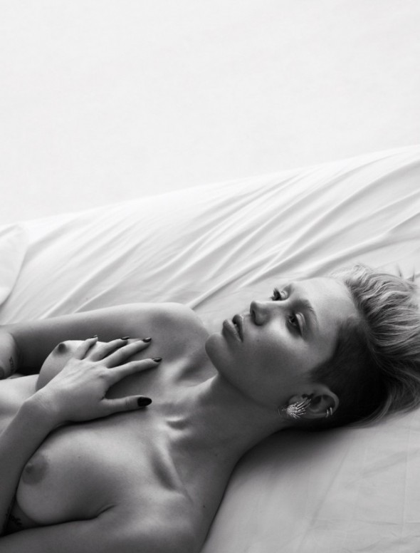 miley-cyrus-topless-590x776